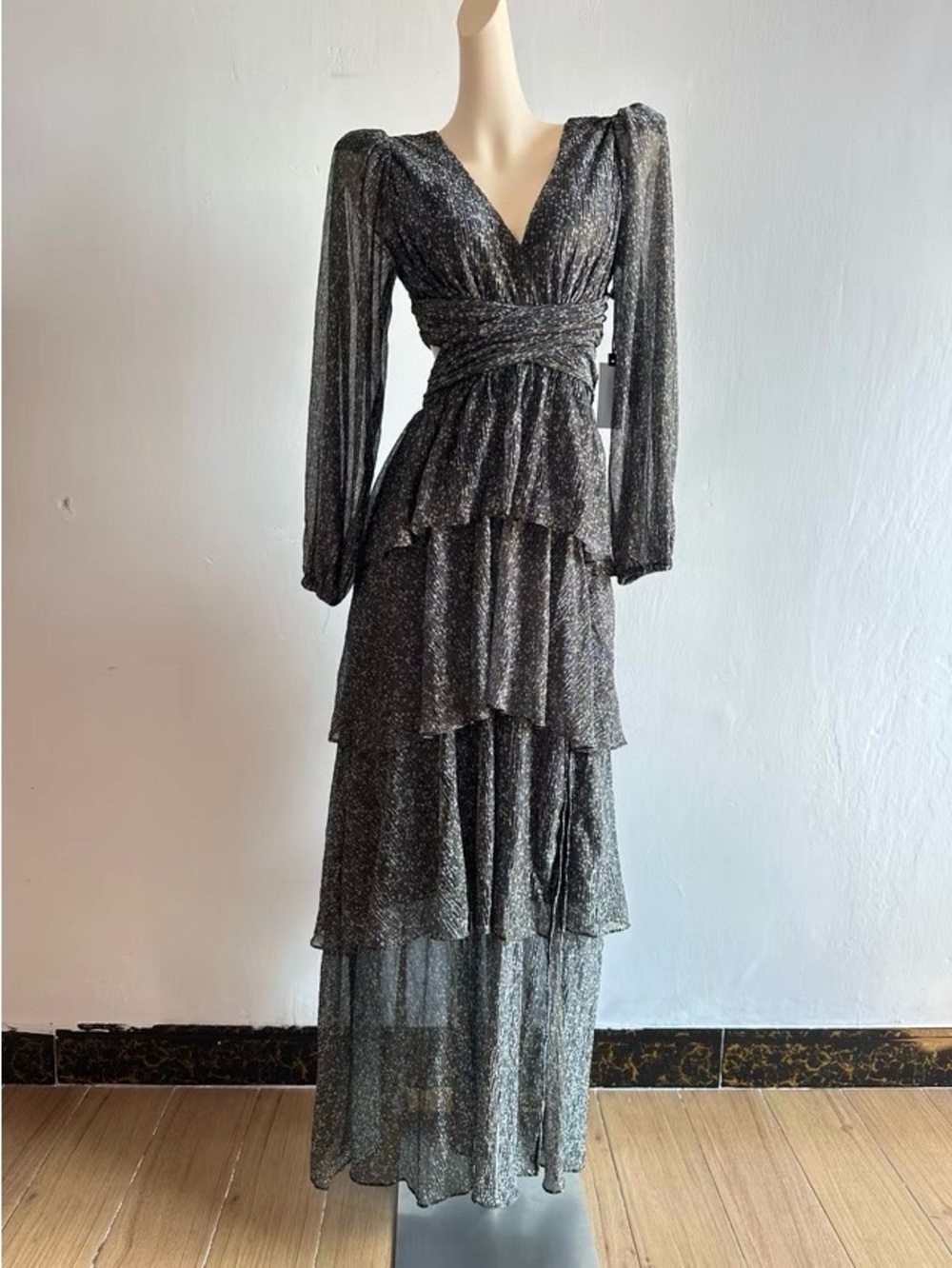 ASTR The Label XS Black Metallic Tiered Maxi Dress Open Back Long Sleeve